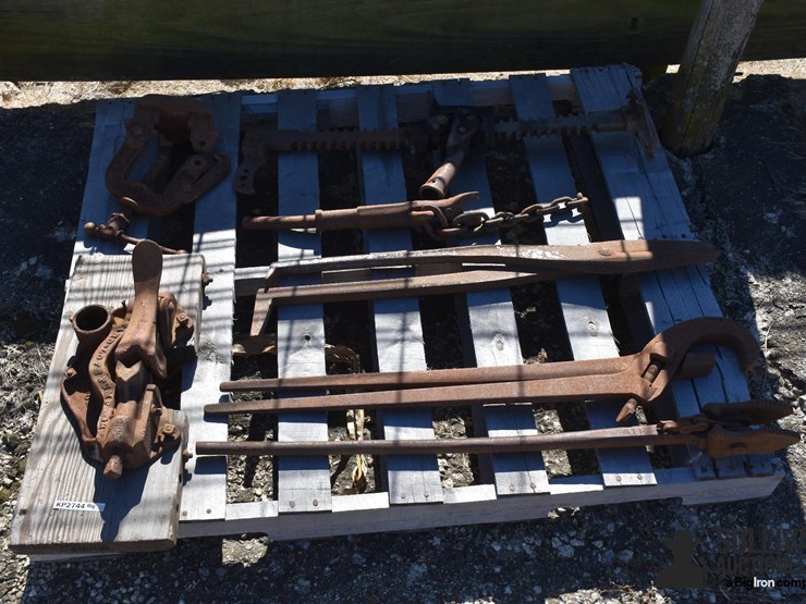 antique-well-drilling-tools-image-1