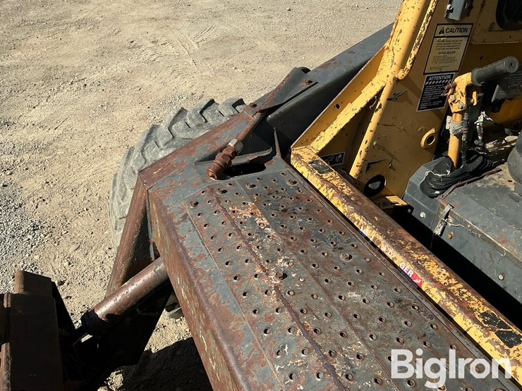 1990-new-holland-l785-image-9