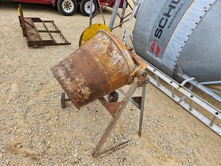 #3610-•-110-volt-concrete-mixer-image-7