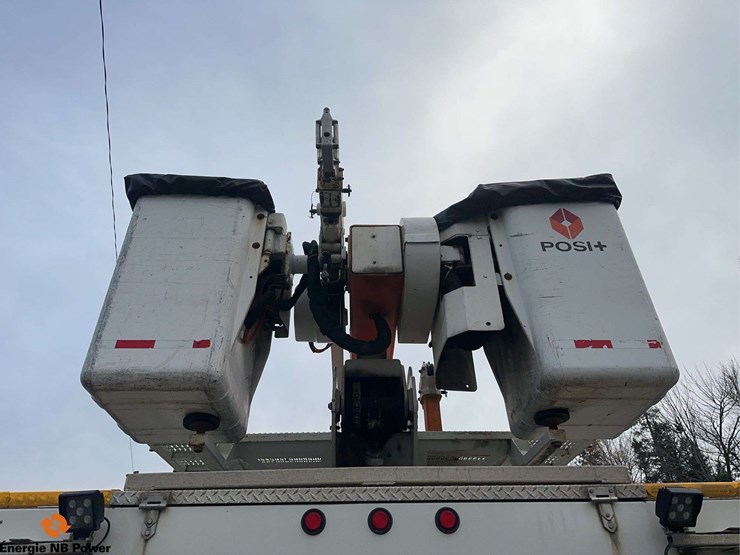 2012-international-7400-image-17