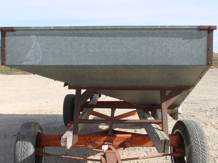 new-holland-180-image-9