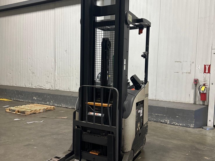 2019-crown-rr5725-35-image-3