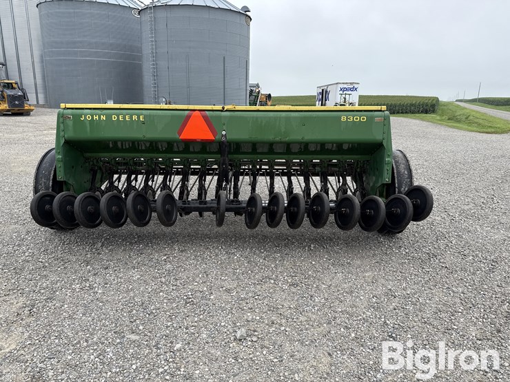 john-deere-8000-image-6