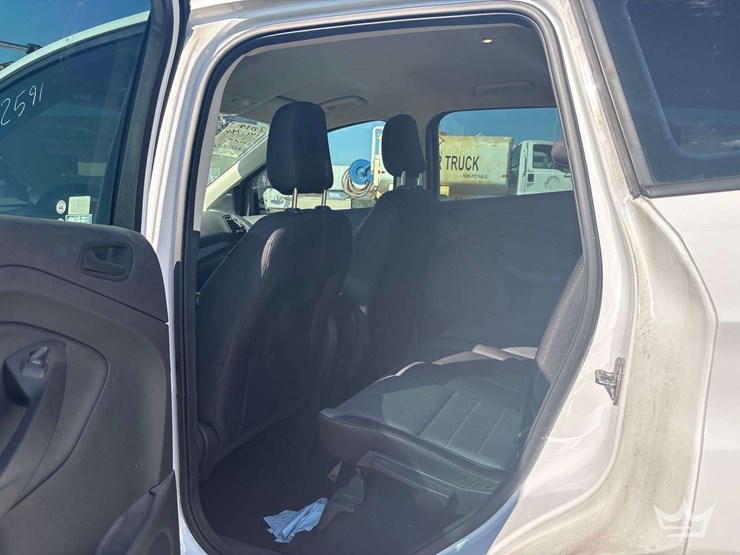 2019-ford-escape-image-19