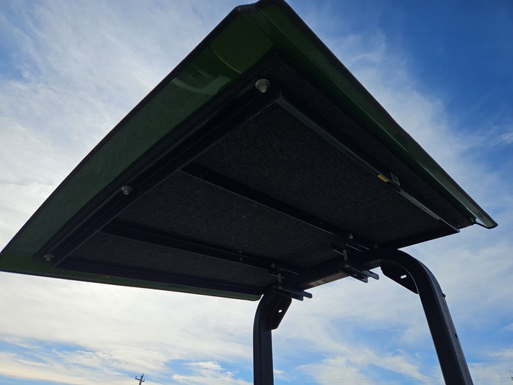 2015-john-deere-4044r-image-8