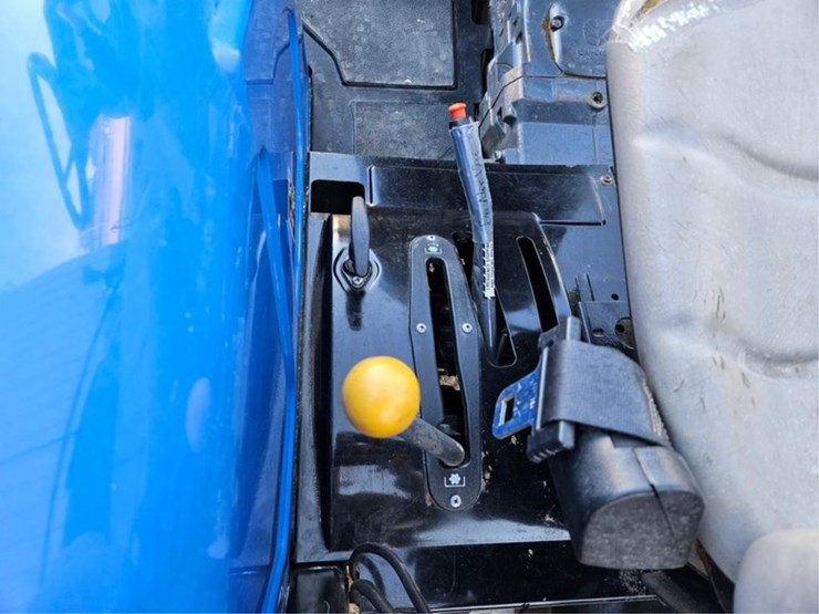 new-holland-tn65-image-21