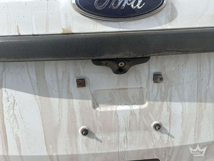 2016-ford-explorer-image-26