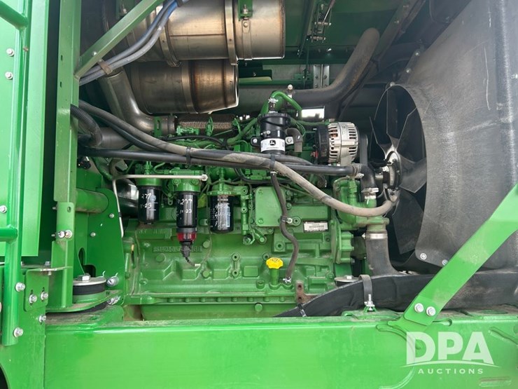 2020-john-deere-w235-image-28