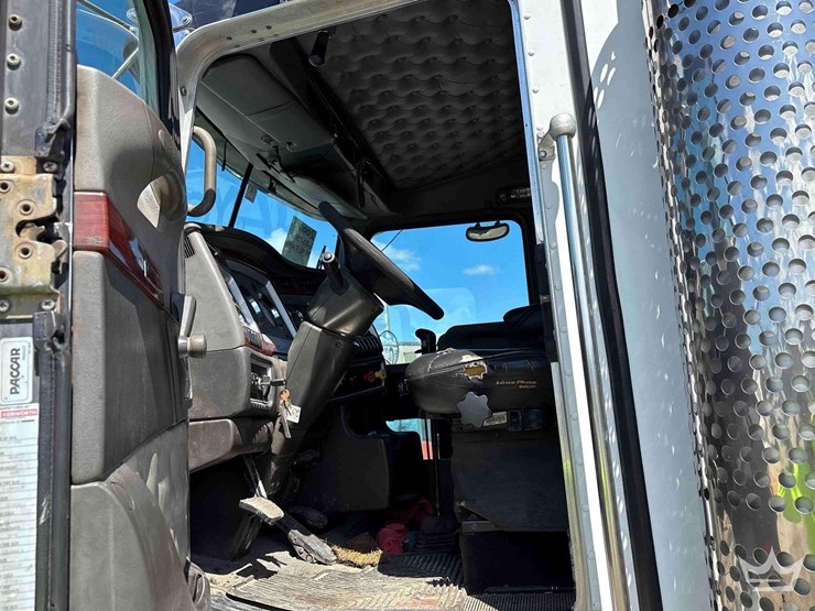 2007-kenworth-t800-image-26