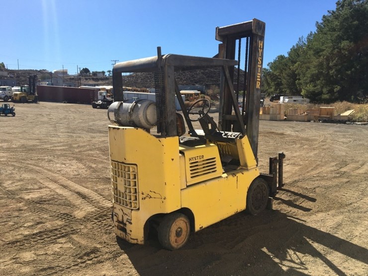 hyster-industrial-forklift,-image-3