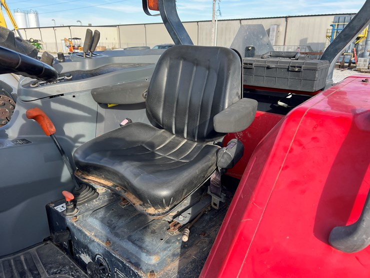 massey-ferguson-4608-image-12