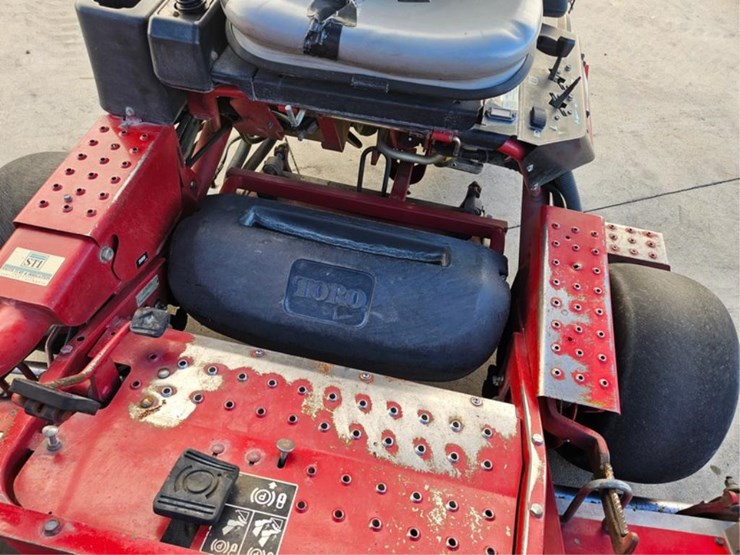 #3038-•-toro-3150-greens-mower-image-10