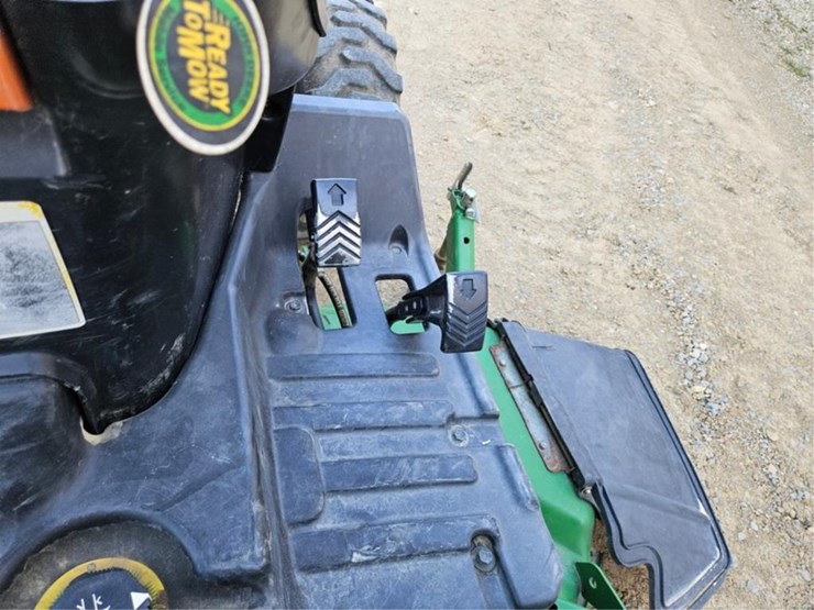 john-deere-2320-image-23