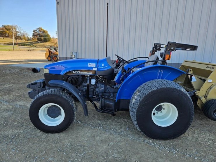new-holland-tn65-image-2