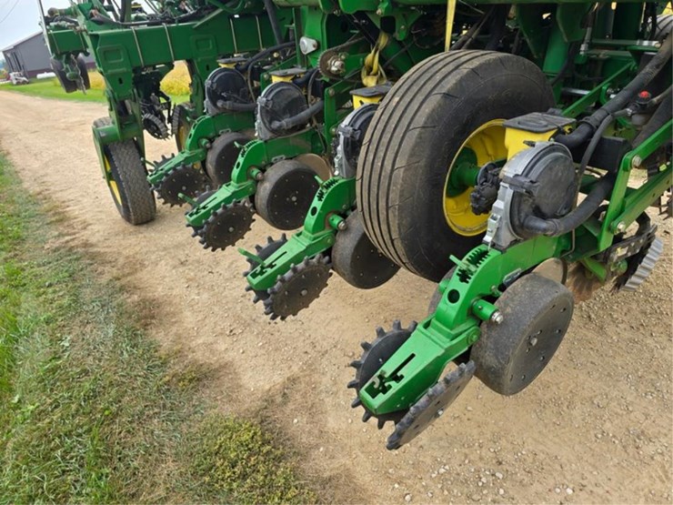 john-deere-1790-image-15