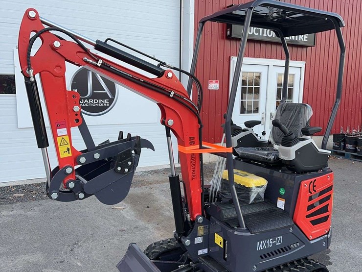 2025-agt-mx15z-mini-excavator-image-1