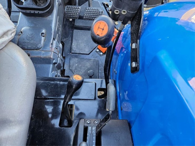 new-holland-tn65-image-23