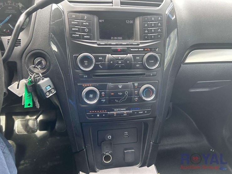 2018-ford-explorer-image-14