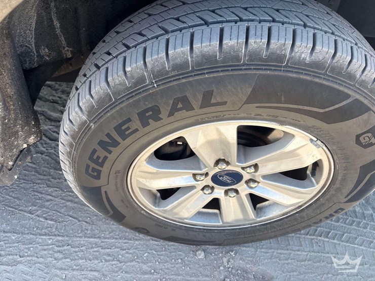 2015-ford-f-150-crew-cab-pickup-truck-image-22