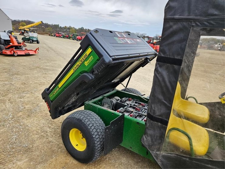 2011-john-deere-gator-image-13