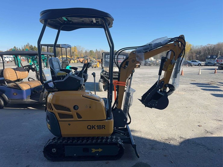 2025-cfg-qk18r-mini-excavator-image-4