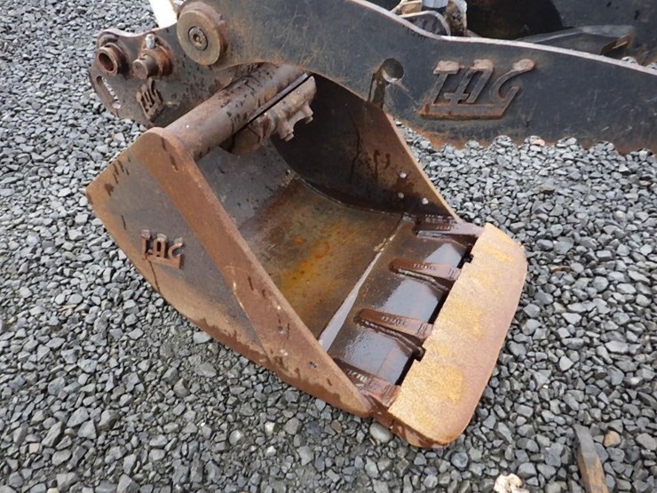 takeuchi-tb230-image-7