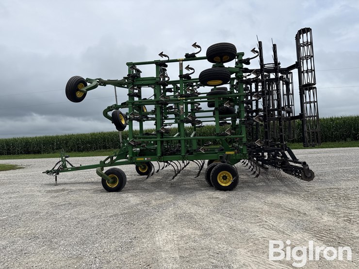 john-deere-2210-image-8