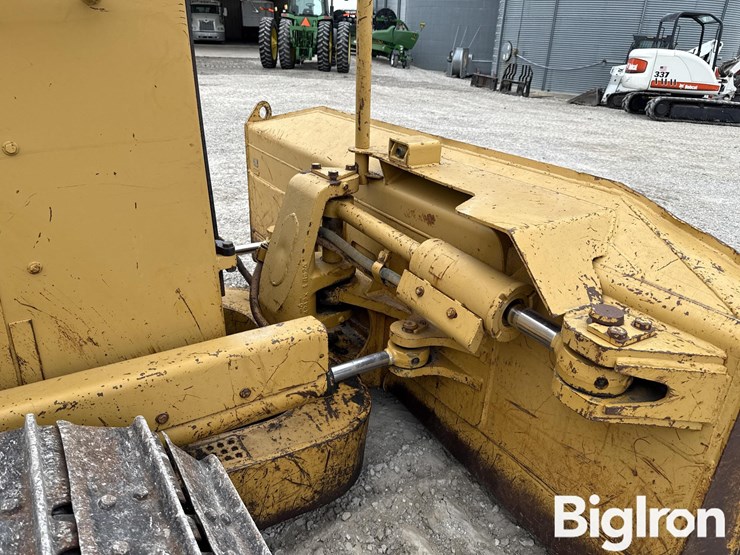 caterpillar-d5m-image-12