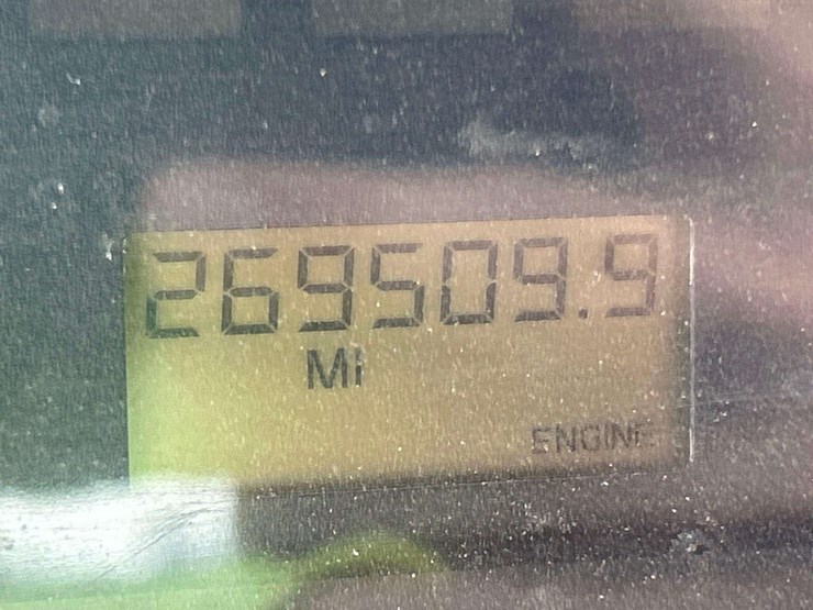 2005-freightliner-m2-106-image-28