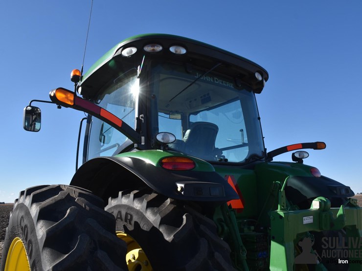 2013-john-deere-8235r-image-19