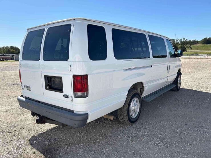 2007-ford-e350-image-3