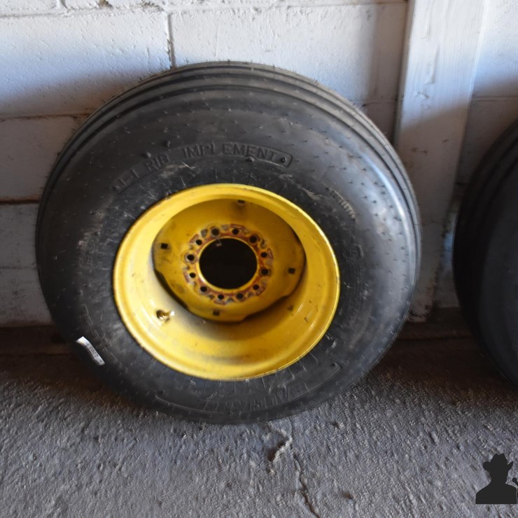 11L-15SL Tire And Rim