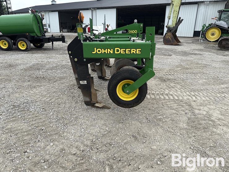 john-deere-2100-image-4