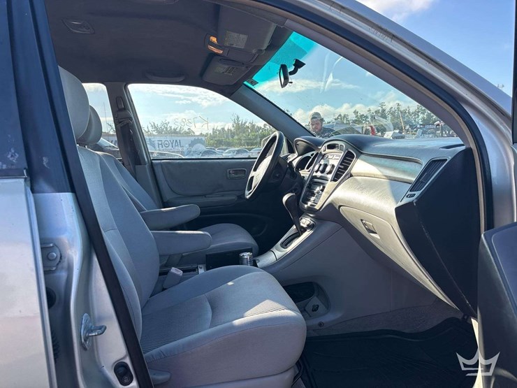 2005-toyota-highlander-image-17