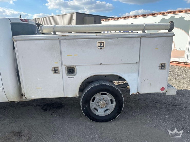 2012-chevrolet-silverado-2500hd-image-23