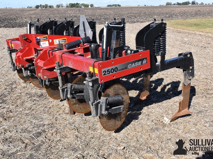case-ih-2500-image-1