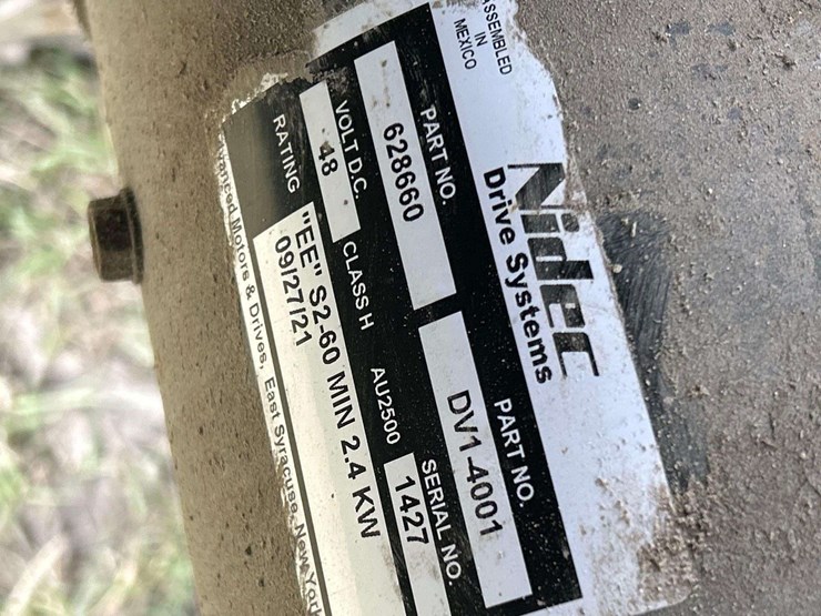 2014-cushman-electric-utility-cart-image-8