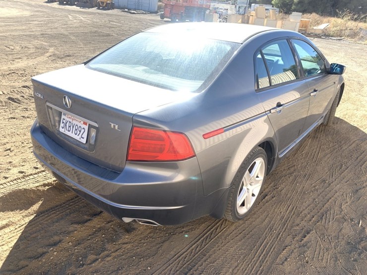 2004-honda-acura-tl-sedan,-image-3