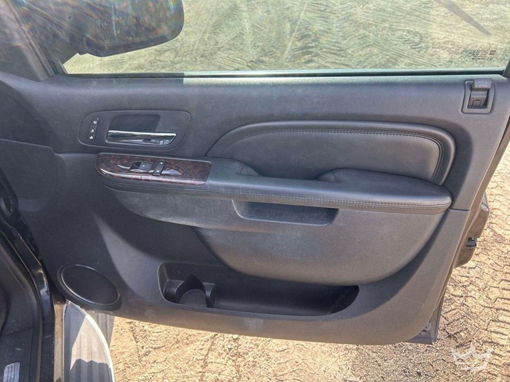 2011-gmc-yukon-xl-denali-image-30