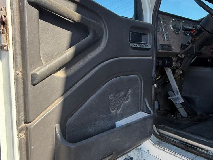 2002-international-9200-image-12