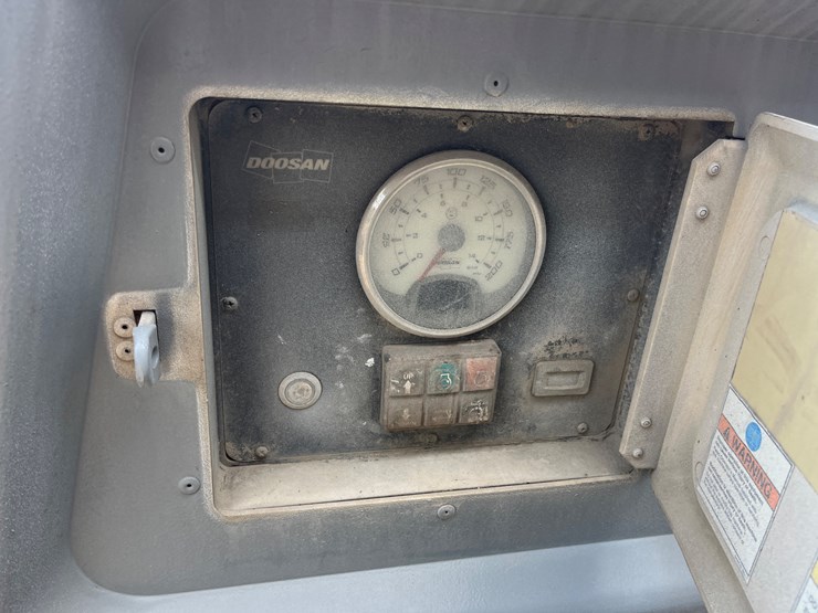 #2793-•-doosan-p185-compressor-|-for-parts/repairs-image-10