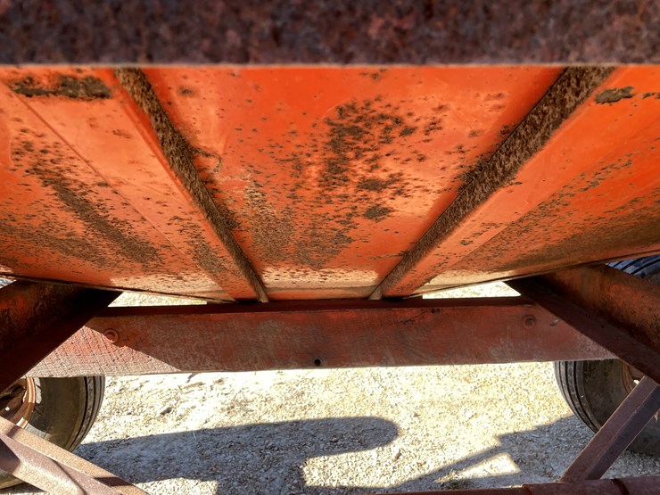 #5931-•-gravity-box-on-running-gear-image-23