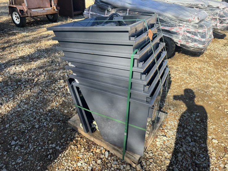 #4729-•-(7)-dump-hoppers-image-1