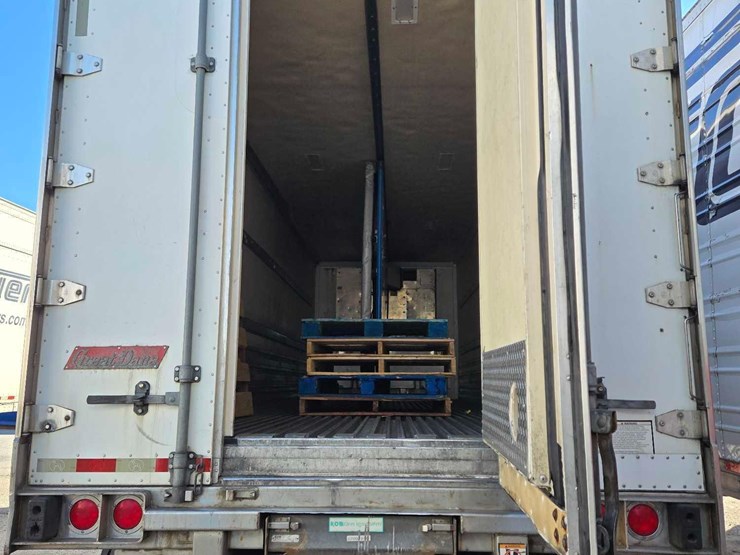 2012-great-dane-trailer-image-4