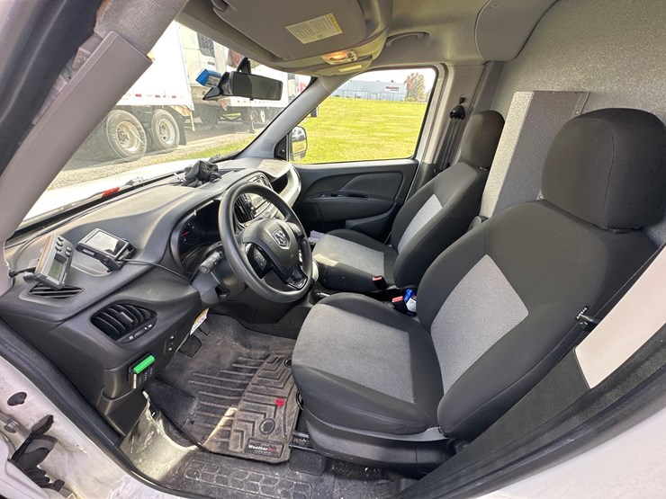 2021-ram-promaster-city-image-4