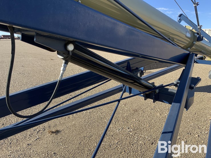 harvest-international-h1084xt-torpedo-auger-w/swing-hopper-image-19