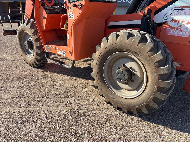 sky-trak-6042-image-7