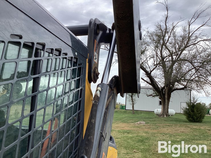 2021-deere-325g-image-14