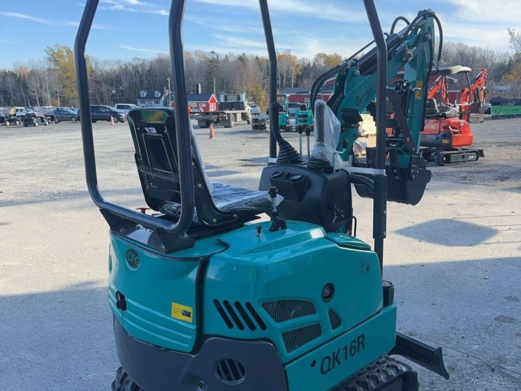 2025-cfg-qk16r-mini-excavator-image-5