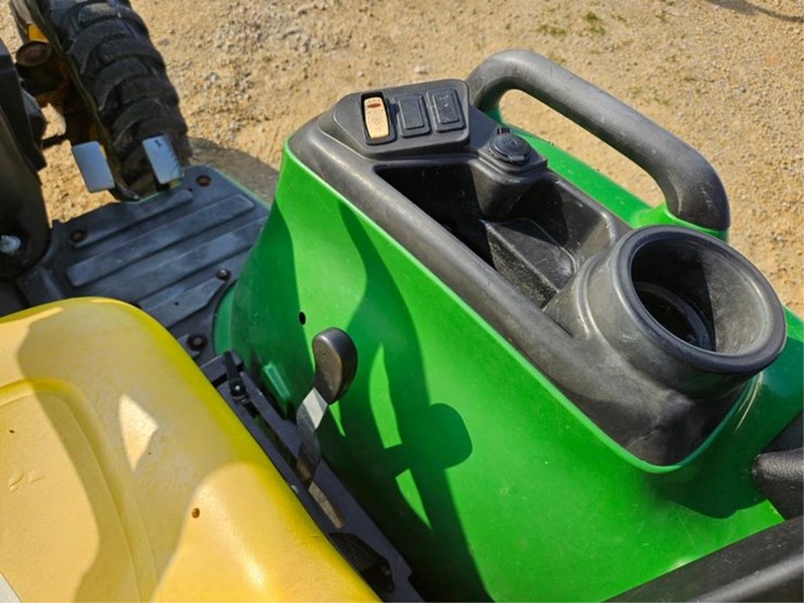 john-deere-3038e-image-16